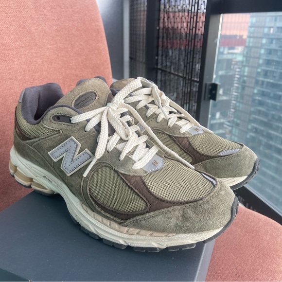 New Balance Other - New Balance Sneaker M2002RHN Olive Size Men US8